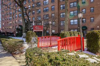 99-60 63rd Road 7H, Rego Park, NY 11374