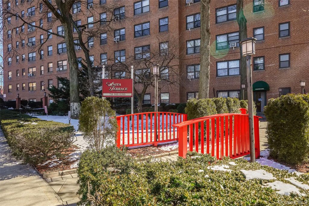 99-60 63rd Road 7H, Rego Park, NY 11374