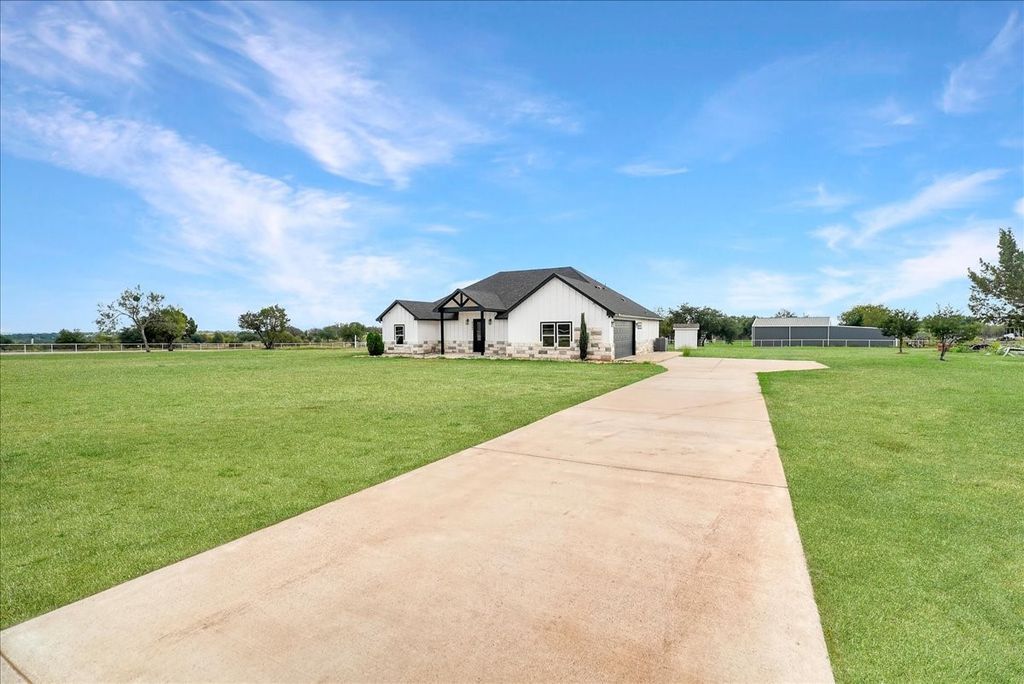 9060 Mitchell Bend Court, Granbury, TX 76048 — photo 4