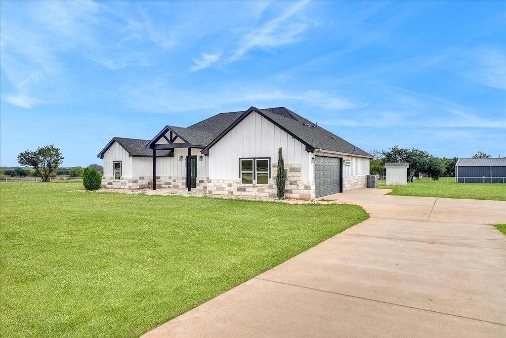 9060 Mitchell Bend Court, Granbury, TX 76048 — photo 5