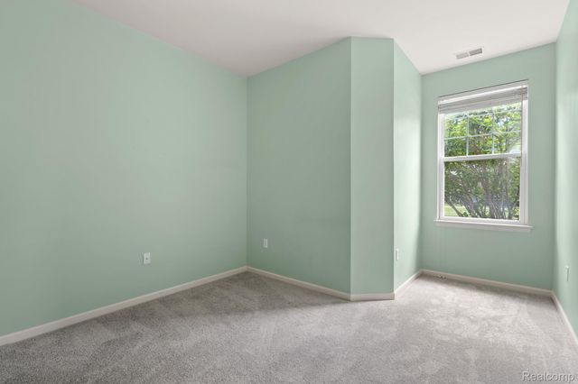3276 Theodore E 2, Wixom, MI 48393