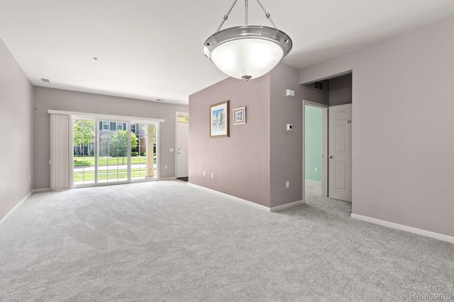 3276 Theodore E 2, Wixom, MI 48393