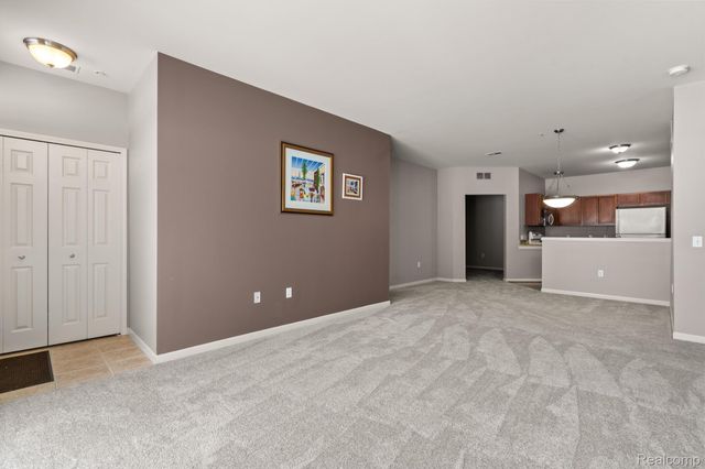 3276 Theodore E 2, Wixom, MI 48393
