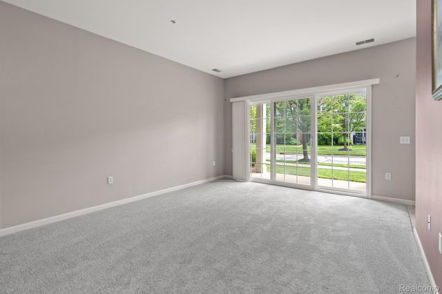 3276 Theodore E 2, Wixom, MI 48393