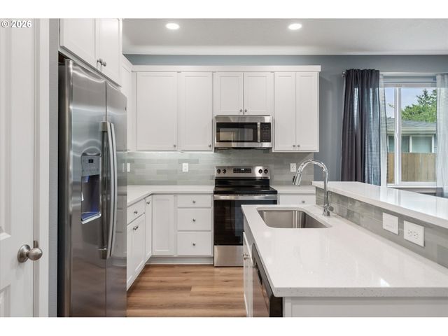 7340 Se OVERLAND St, Milwaukie, OR 97222