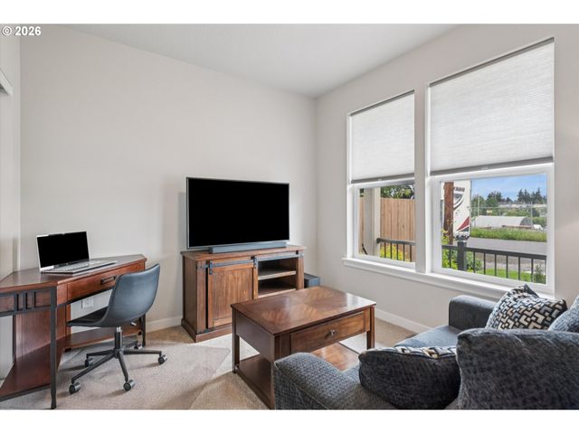 7340 Se OVERLAND St, Milwaukie, OR 97222