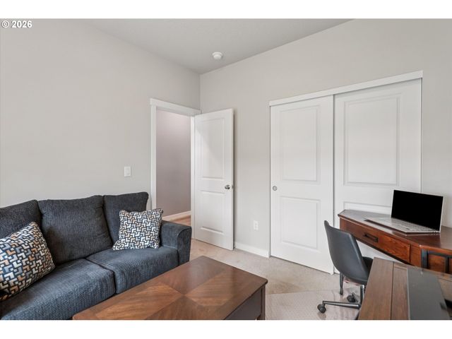 7340 Se OVERLAND St, Milwaukie, OR 97222