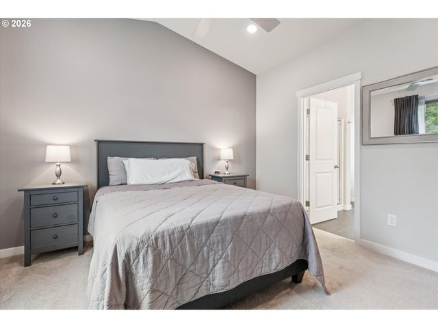 7340 Se OVERLAND St, Milwaukie, OR 97222