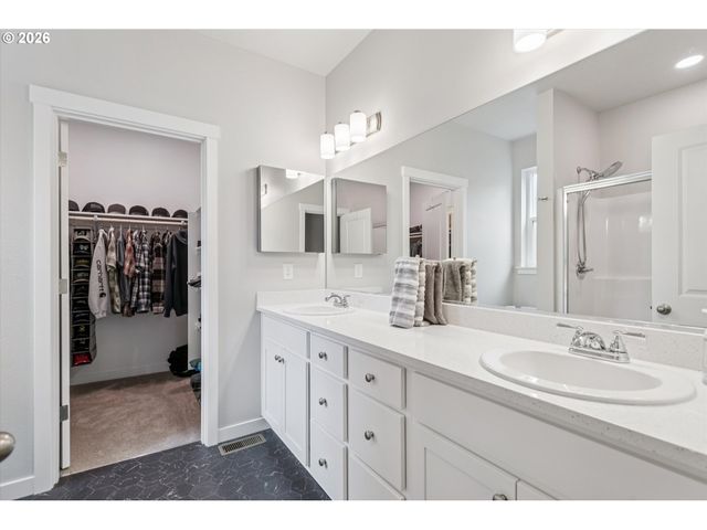 7340 Se OVERLAND St, Milwaukie, OR 97222