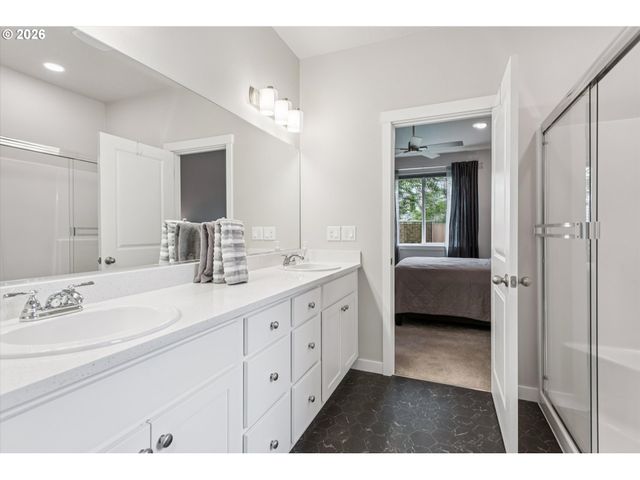 7340 Se OVERLAND St, Milwaukie, OR 97222