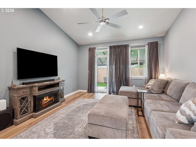 7340 Se OVERLAND St, Milwaukie, OR 97222