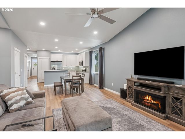 7340 Se OVERLAND St, Milwaukie, OR 97222