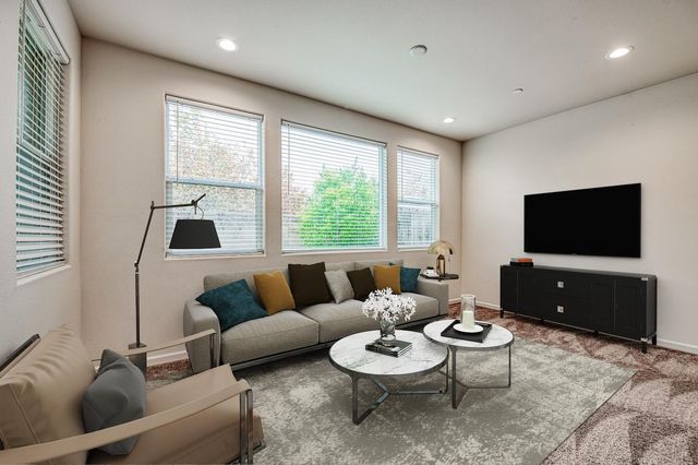 5450 W Santa Barbara Drive, Fresno, CA 93722