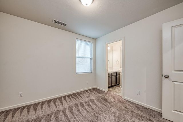 5450 W Santa Barbara Drive, Fresno, CA 93722