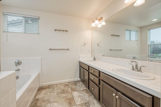 5450 W Santa Barbara Drive, Fresno, CA 93722