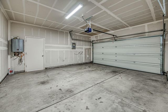 5450 W Santa Barbara Drive, Fresno, CA 93722