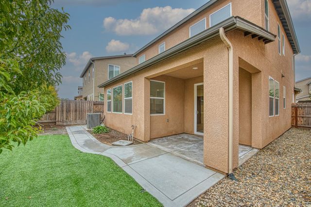 5450 W Santa Barbara Drive, Fresno, CA 93722