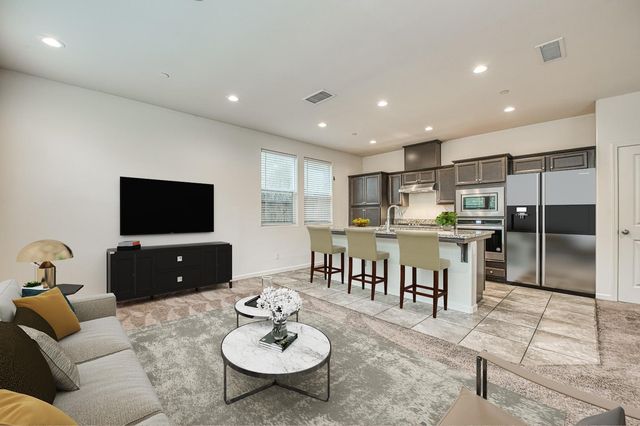 5450 W Santa Barbara Drive, Fresno, CA 93722