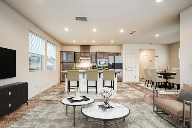 5450 W Santa Barbara Drive, Fresno, CA 93722