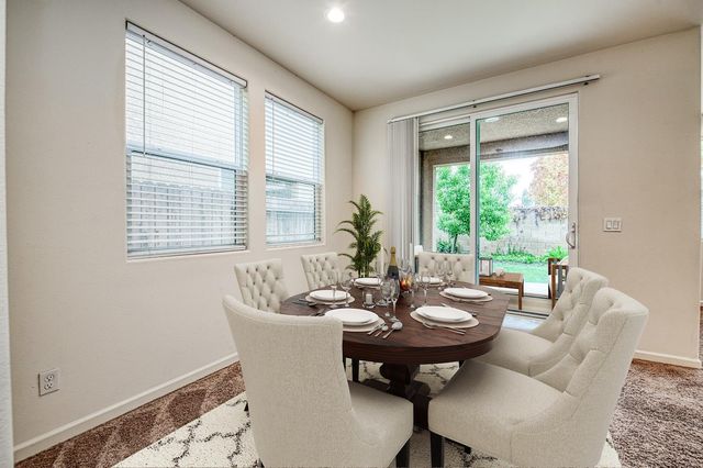 5450 W Santa Barbara Drive, Fresno, CA 93722