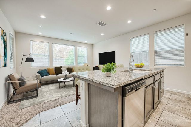 5450 W Santa Barbara Drive, Fresno, CA 93722