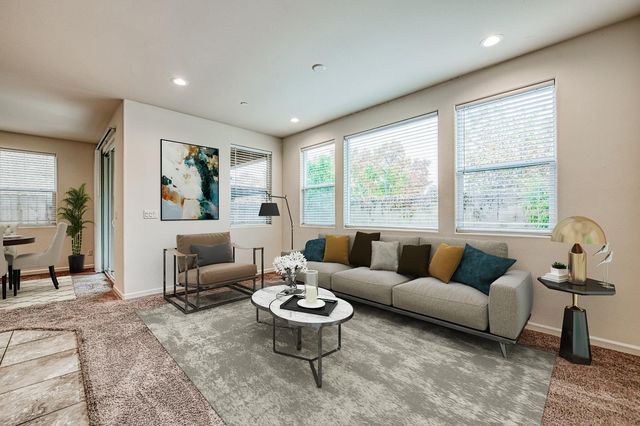 5450 W Santa Barbara Drive, Fresno, CA 93722