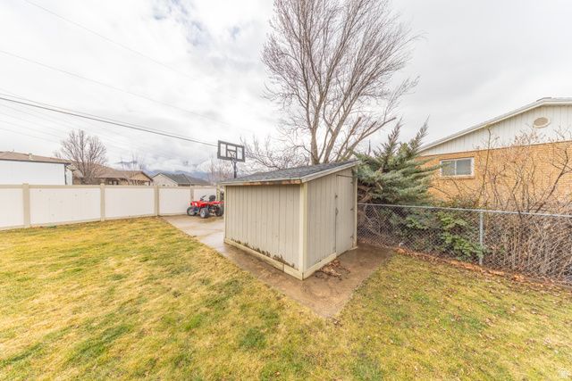 1365 E LESTER DR, South Weber, UT 84405