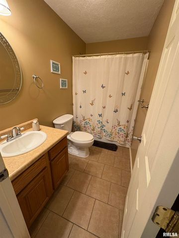 5626 Silver Fox Drive, Carterville, IL 62918