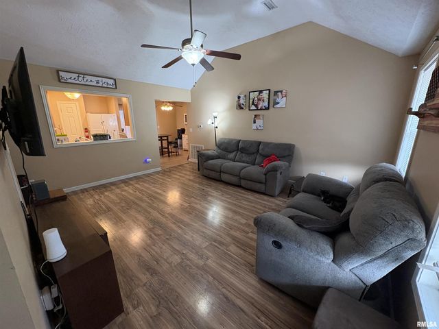 5626 Silver Fox Drive, Carterville, IL 62918