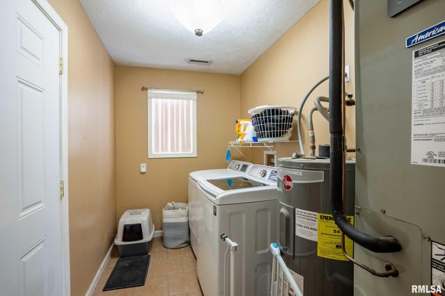 5626 Silver Fox Drive, Carterville, IL 62918