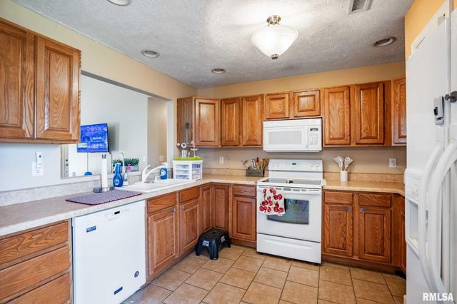 5626 Silver Fox Drive, Carterville, IL 62918