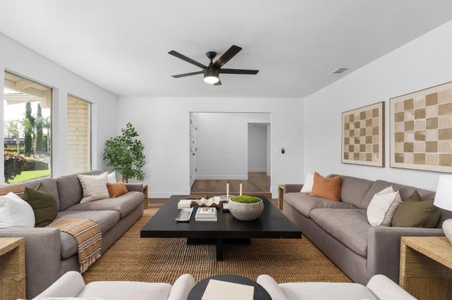 2626 W Scott Avenue, Fresno, CA 93711