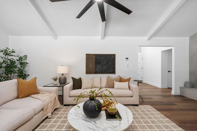 2626 W Scott Avenue, Fresno, CA 93711