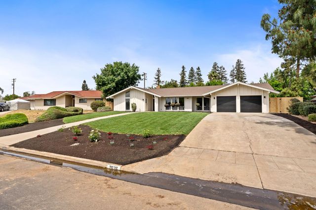 2626 W Scott Avenue, Fresno, CA 93711