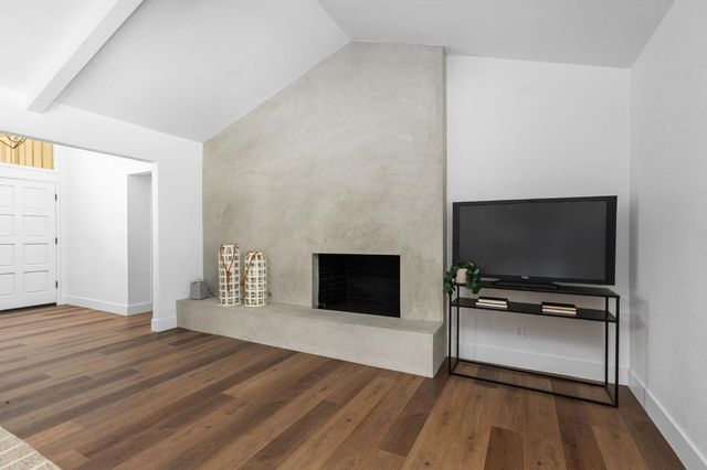 2626 W Scott Avenue, Fresno, CA 93711