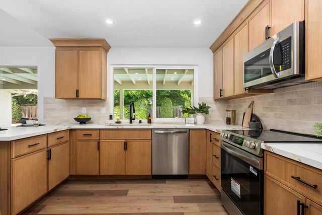 2626 W Scott Avenue, Fresno, CA 93711