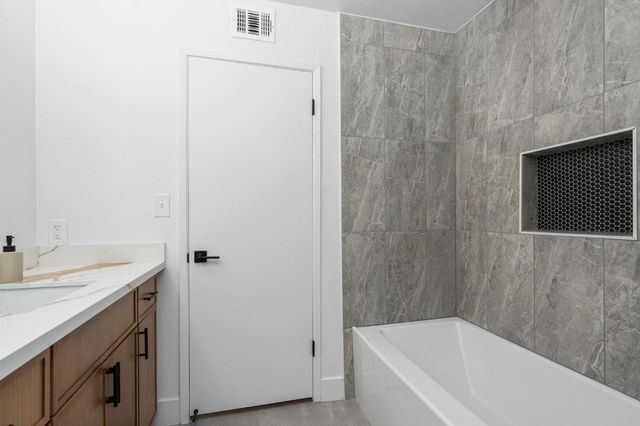 2626 W Scott Avenue, Fresno, CA 93711