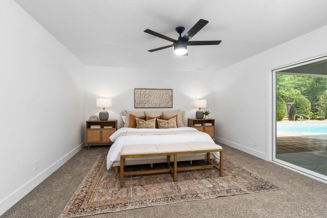 2626 W Scott Avenue, Fresno, CA 93711