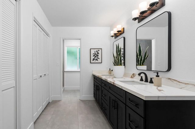 2626 W Scott Avenue, Fresno, CA 93711