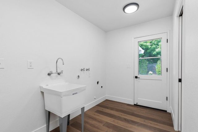 2626 W Scott Avenue, Fresno, CA 93711