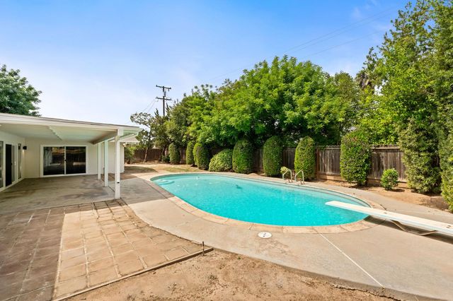 2626 W Scott Avenue, Fresno, CA 93711