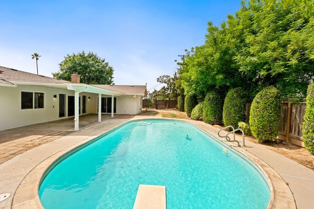 2626 W Scott Avenue, Fresno, CA 93711