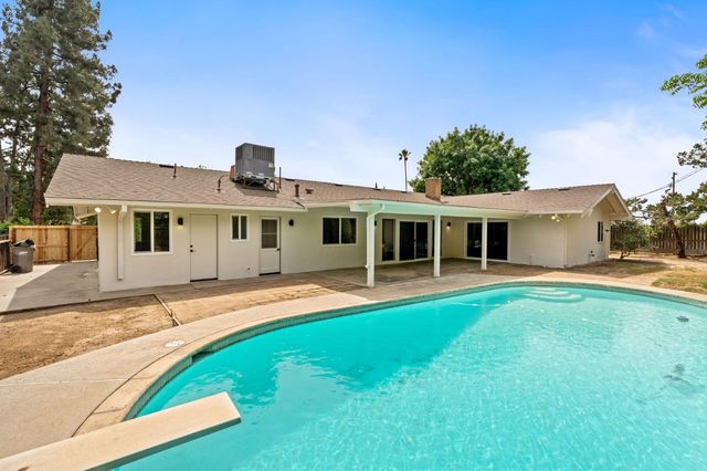 2626 W Scott Avenue, Fresno, CA 93711