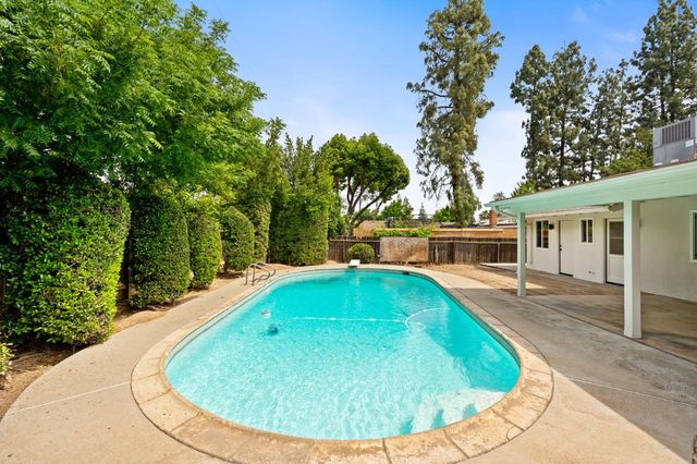 2626 W Scott Avenue, Fresno, CA 93711