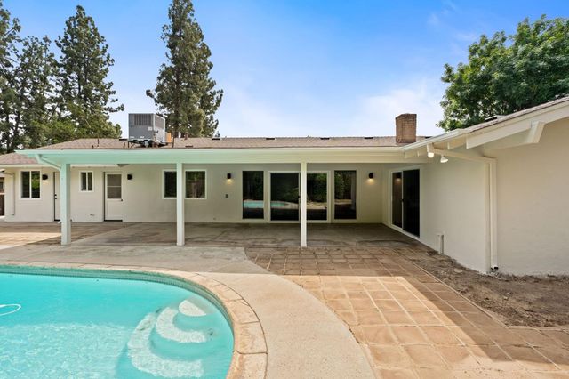 2626 W Scott Avenue, Fresno, CA 93711