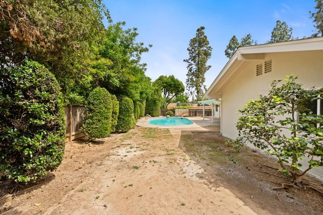 2626 W Scott Avenue, Fresno, CA 93711