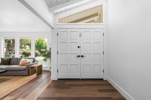 2626 W Scott Avenue, Fresno, CA 93711