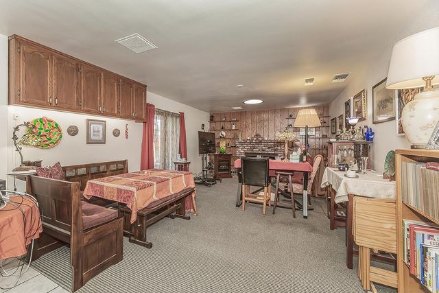 5287 N Gates Avenue, Fresno, CA 93722