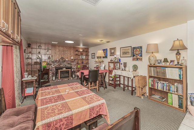 5287 N Gates Avenue, Fresno, CA 93722