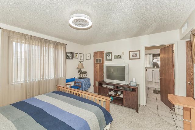 5287 N Gates Avenue, Fresno, CA 93722